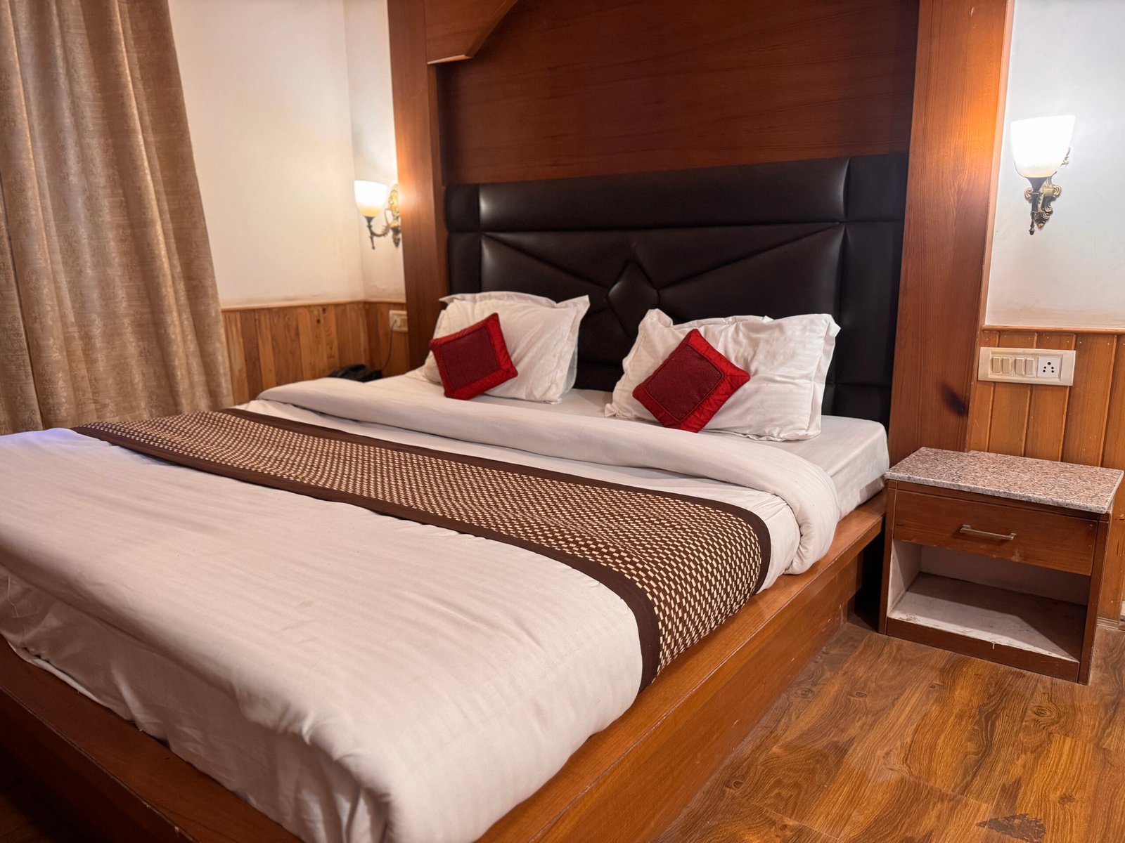 hotel-img